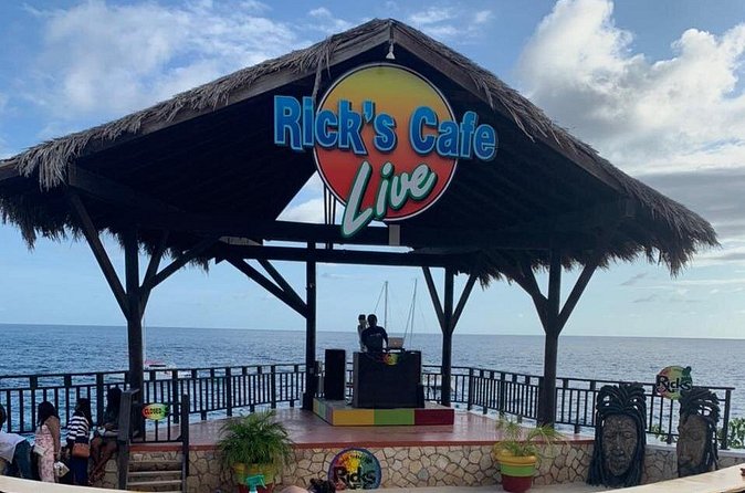 7 Mile Beach and Rick's Cafe in Negril from Montego Bay Private Tour - A private vehicle changes the pace