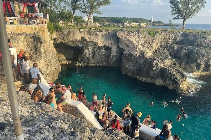 7 Mile Beach and Rick's Cafe in Negril from Montego Bay Private Tour - Who should book this Negril tour