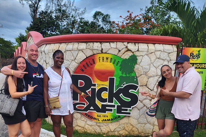 7 Mile Beach and Rick's Cafe Private Tour - What the $80 price really covers