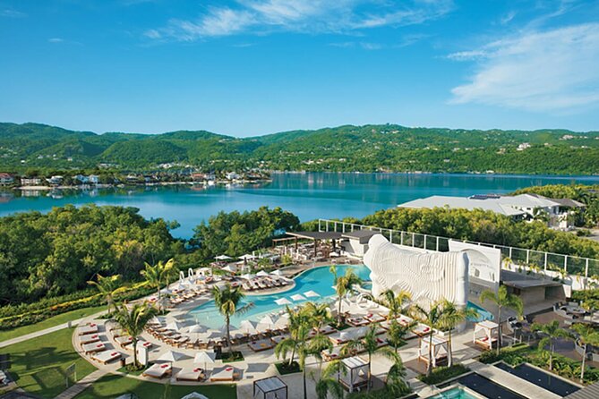 A "Private" Airport Transfer to any Resort in Montego Bay - What the 10 to 25 minute ride feels like