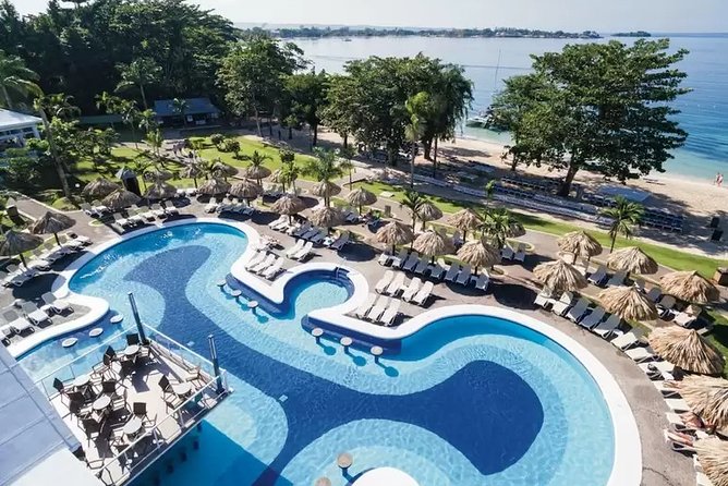 A "Private" Airport Transfer to any Resort in NEGRIL - Key points at a glance