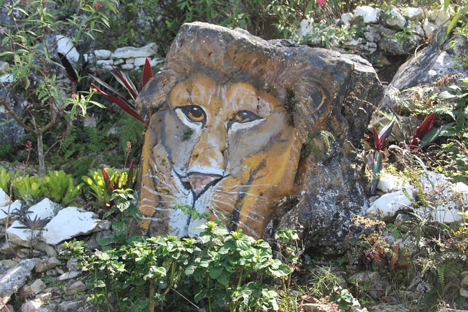 Ahhh Ras Natango Gallery and Garden Private Transfer - A quiet garden above Montego Bay
