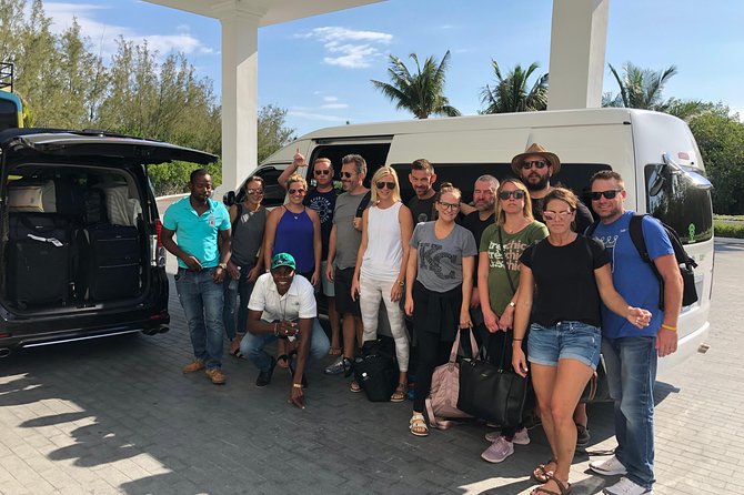 Airport MBJ Round Trip Transfer to Ocho Rios Airbnb Home, Resorts - Key points at a glance