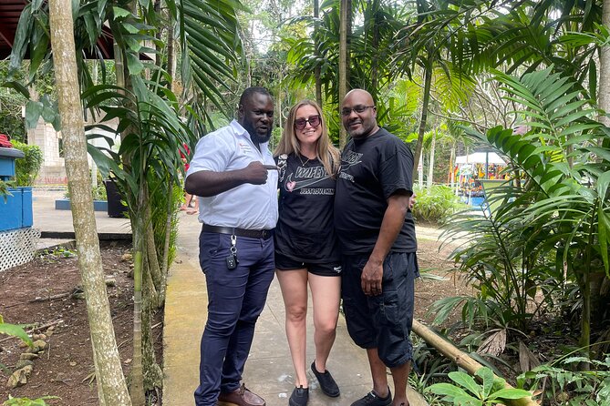 Airport Pickup, Dropoff to any Resort or Airbnb in Montego Bay - What the vehicle offers during the short ride