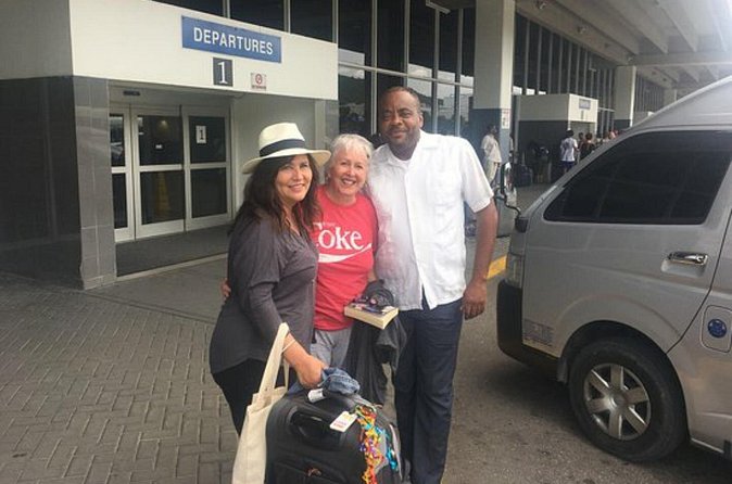 Airport Transfer to catalonia (Round-trip) - Local conversation without turning the ride into a tour
