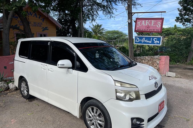 Airport Transfer To Negril - What the private format means for you
