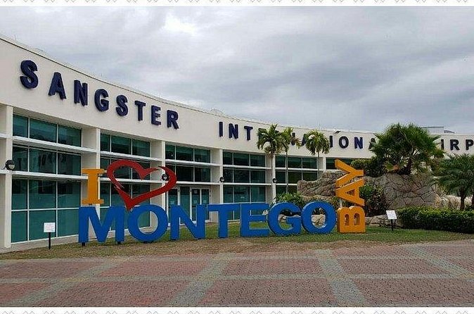 Airport Transfer to Ocho Rios Hotels (Round-Trip) - What makes a private transfer different from a shared shuttle