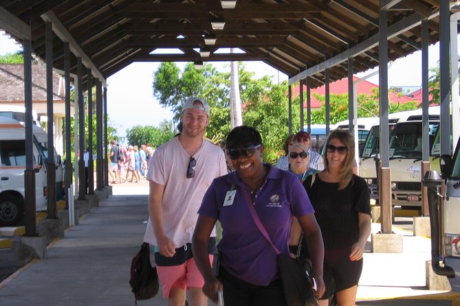 Airport transfer with Uber Montego Bay - The shopping stop can save time, but ask first