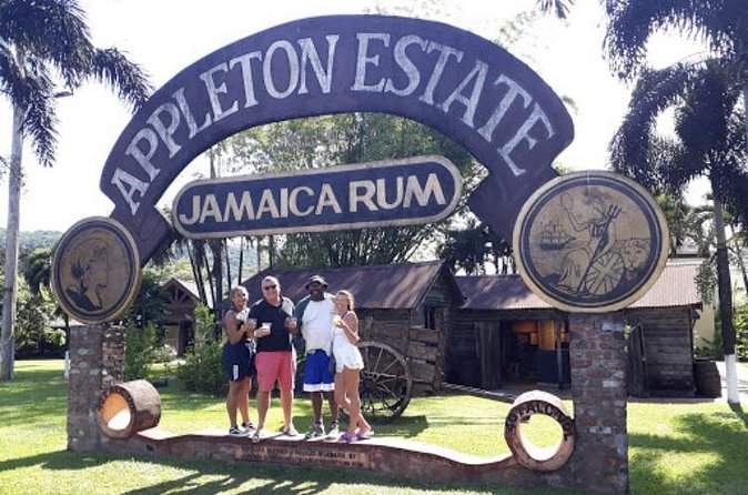 Appleton Estate Rum, YS Falls, Black River Safari / Floyd's Pelican Bar Tour - Floyd’s Pelican Bar: a boat ride to nowhere