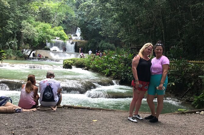 Appleton estate,YS Falls,Black River Safari,Pelican Bar(any 3of4) - The guide and vehicle make a practical difference