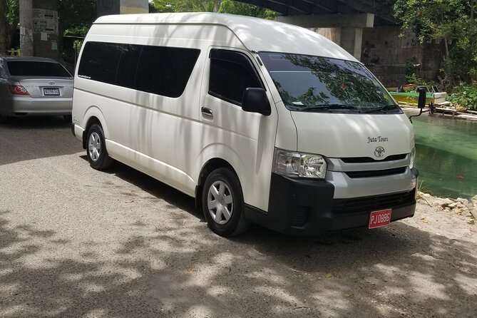 Bahia Principe Grand Jamaica Private Airport transfer - Leaving Montego Bay Airport without the shuttle wait