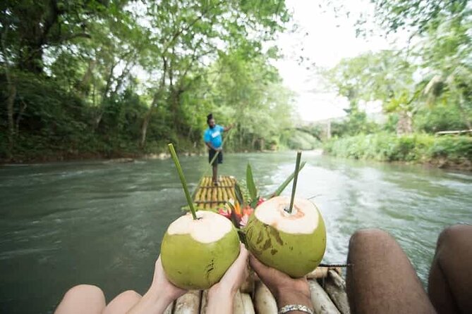 Bamboo rafting & limestone massage on the Great River!(lethe) - Limestone massage from the knees to the feet