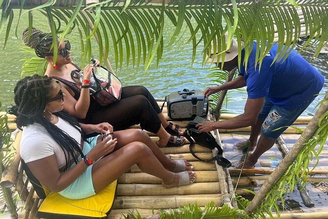 Bamboo River Rafting in Ocho Rios - A quiet hour on Jamaica’s White River