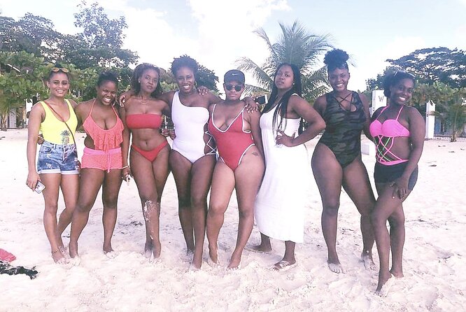 Beach please / Beach day in Ocho Rios Jamaica - What your three hours at Bamboo Blu can look like