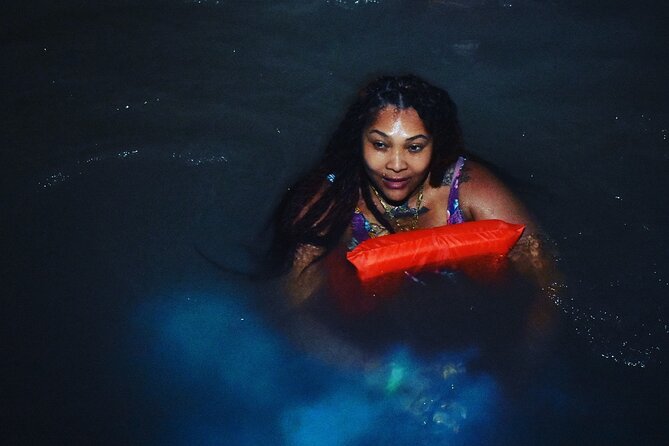 Bioluminescent Lagoon Tour: Night Swimming and Liming in Jamaica - Arrival, Drinks, and the Wait for Darkness