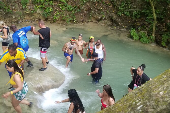 Blue Hole and Dunn's River Adventurous and hiking waterfalls from Ocho Rios - Two waterfalls, two very different moods