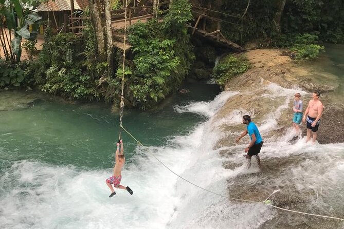 Blue Hole and Dunn's River Adventurous and hiking waterfalls from Ocho Rios - The driver-guide can shape the day