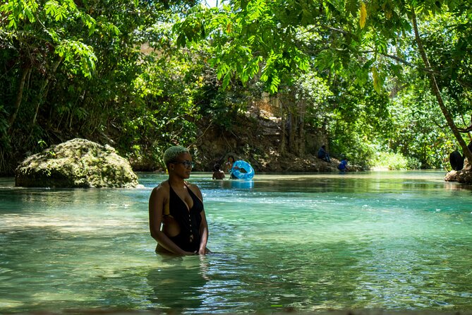 Blue Hole and Dunn’s River Falls Tour with Lunch and Cocktails at Reggae Hill - Guides Can Make or Break the Day