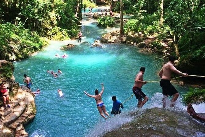 Blue Hole and Dunn’s River Falls Tour with Lunch and Cocktails at Reggae Hill - Reggae Hill: A Well-Timed Riverside Pause