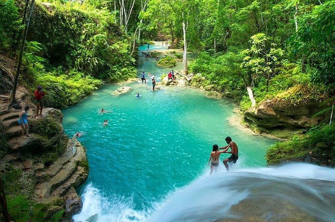 Blue Hole and Horseback Riding and Shopping - What five hours really means