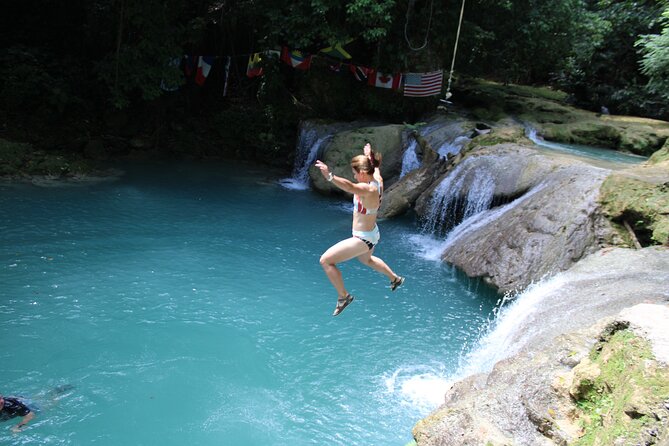 Blue Hole and River Tubing From Ocho Rios Includes Entry Fees - What the private format changes
