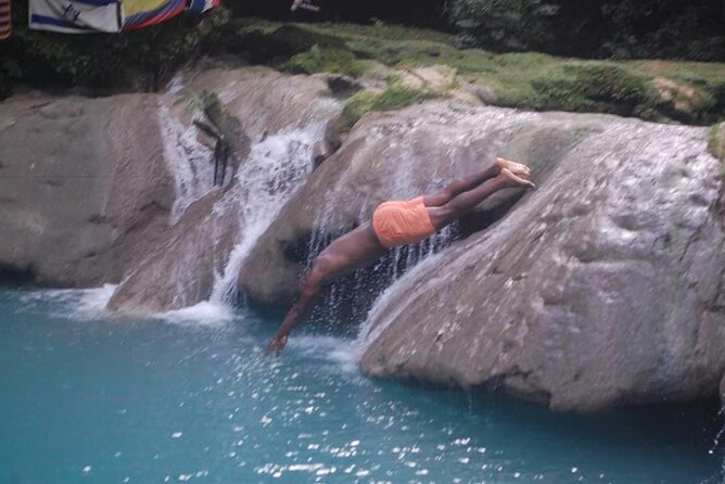 Blue Hole and Shopping in Ochi Rios - Why the Blue Hole makes a better half-day choice for some visitors
