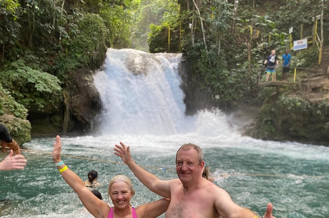 Blue Hole and Souvenir Shopping Ocho Rios (Transportation Only) - Fitness, comfort, and who should book
