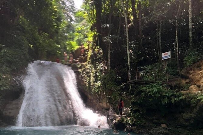 Blue Hole And White River Tubing from Ocho Rios & Runaway Bay - What the Blue Hole stop feels like in practice