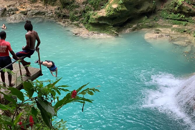 Blue Hole & Dunn's River Falls with Lunch from Negril - Key points to know before you book