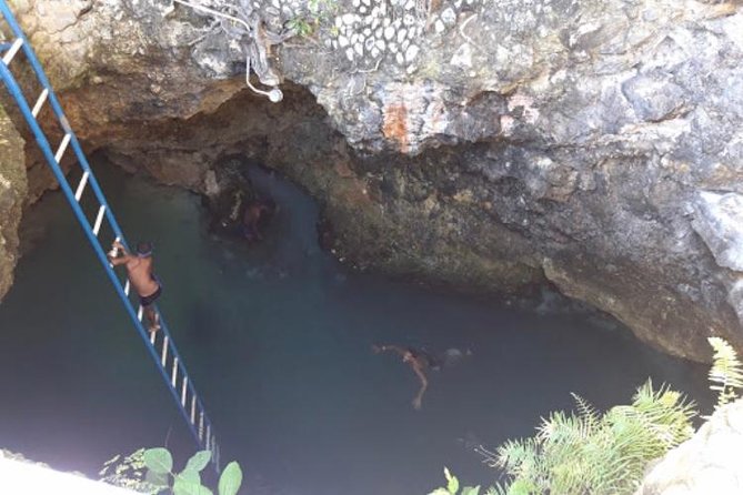 Blue Hole Mineral Spring and Rick's Cafe - Blue Hole begins with a cold plunge