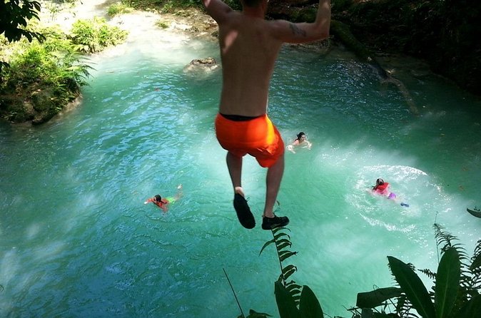 Blue Hole Ocho Rios - Climbing the waterfall levels
