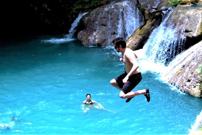 Blue Hole & Secret Falls Day-Trip with Shopping from Grand Palladium - Ocho Rios shopping, with realistic expectations