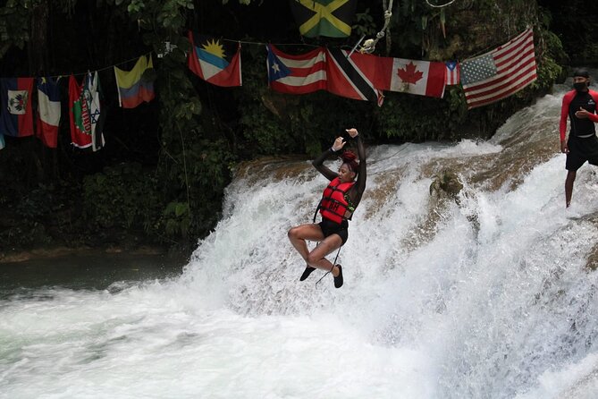 Blue Hole / Secret Falls Private Tour including Entry Fee - How the guides shape the day