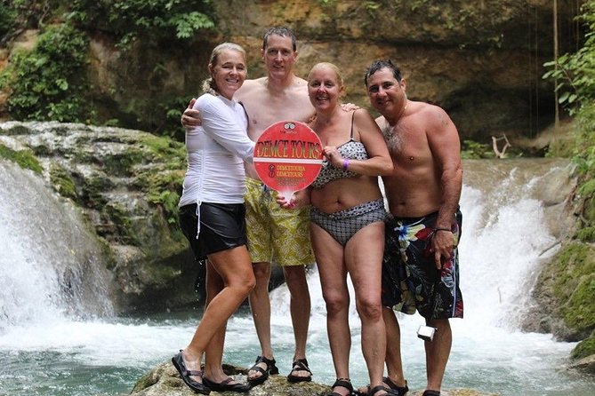 Blue Hole waterfalls from Runaway bay - Lunch and the cost confusion