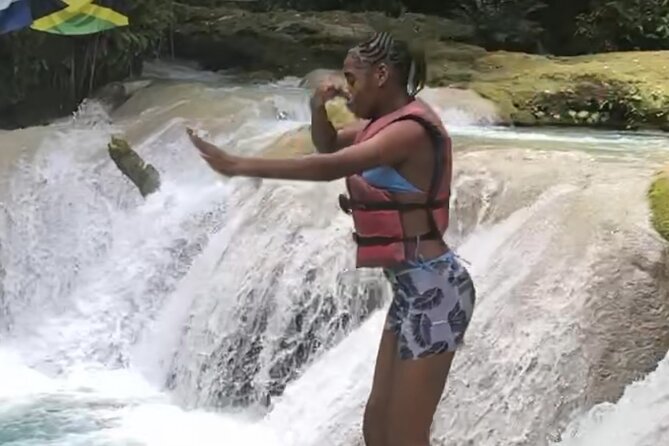 Bluehole and Bamboo Rafting from Montego Bay - Guides can make the long day work