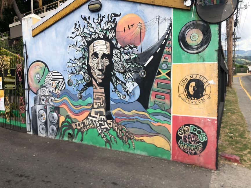 Bob marley 9 Miles & Dunns River Tour from Ocho Rios - From Ocho Rios through Fern Gully