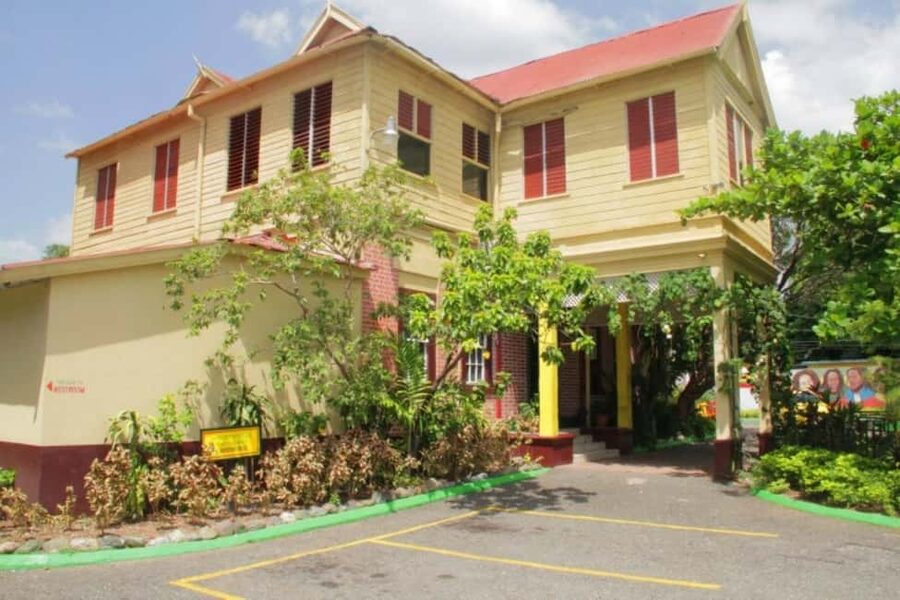 Bob Marley Guided City Tour - Seeing Kingston Through Its Public Places