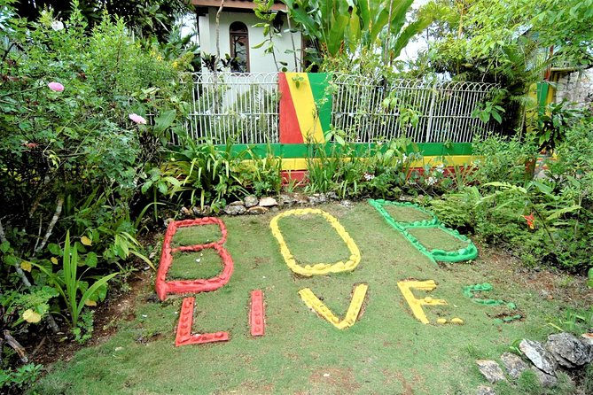 Bob Marley's Nine Mile Day-Trip w/Admission & Guided Tour from Grand Palladium - Who will get the most from this day