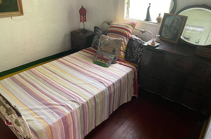 Bob Marley's Nine Mile Mausoleum Tour (Complimentary Rum Punch) - Rum punch, admission, and the $180 price