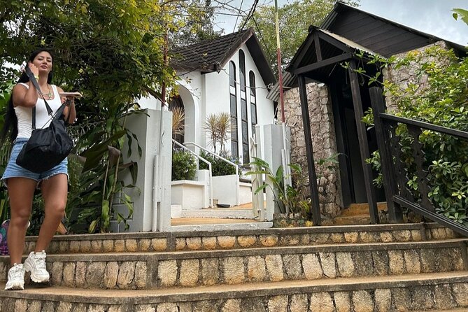 Bob Marley's Nine Mile Tour with Admission from Montego Bay - Columbus Park and the Discovery Bay connection
