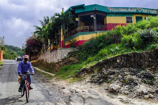 Bob Marley's Spirit of Reggae - The Nine Mile Experience - Bob Marley’s boyhood home and final resting place