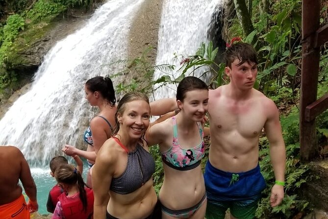 Chuck Norris Secret Falls/Blue Hole - Why the Blue Hole is more than a photo stop