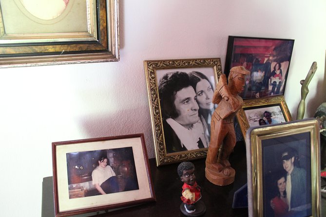 Cinnamon Hill Great House Tour: Home of Johnny Cash - The guide’s role, from history to song