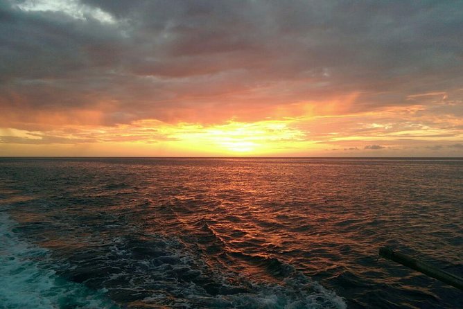 Cliff jumping and Sunsets - Key points at a glance