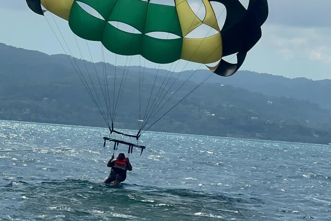 Customized Parasailing & JET-SKI - Key points at a glance