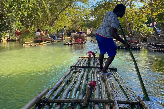 Dunn's River, Blue Hole and Bamboo Rafting from Ocho Rios - White River: one quiet hour on a bamboo raft