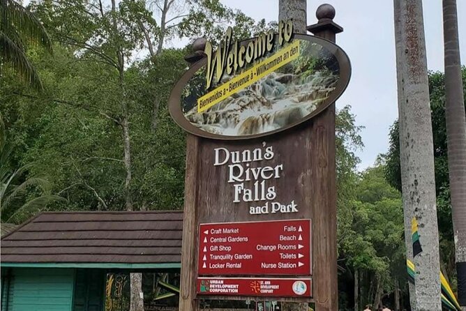 Dunn's River Fall's - Green Grotto Caves, a scenic pass rather than a cave visit