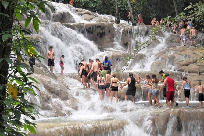 Dunn's River Falls and Horse Back Riding Excursion - How the shared transport affects your day