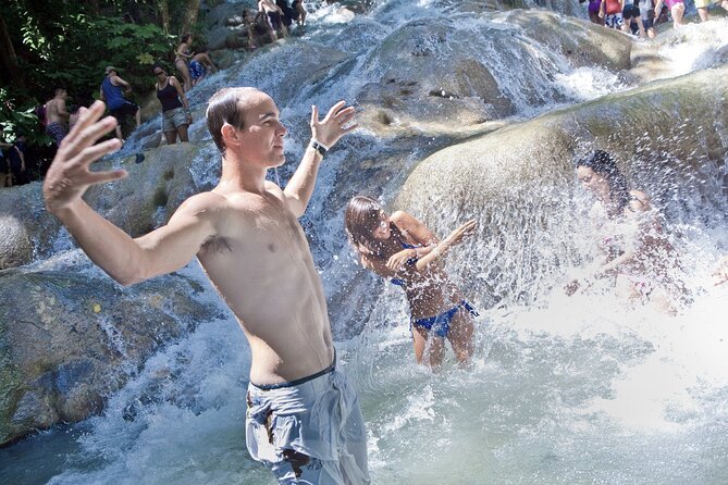 Dunn's River Falls & Luminous Lagoon Guided Tour from Montego Bay - Waiting for the Luminous Lagoon