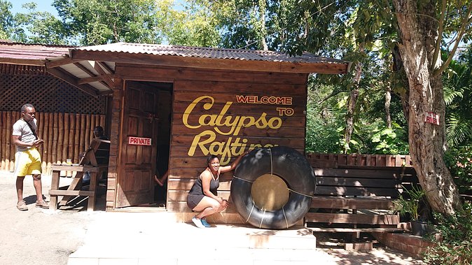 Dunn's River, River Tubing and Lunch Combo - What to bring for the waterfall